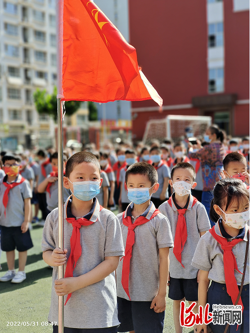 石家庄市长安区行知小学举行一年级新生入队仪式
