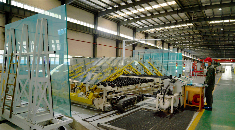 “中国玻璃城”延链强链 促进玻璃产业转型升级1_副本.jpg