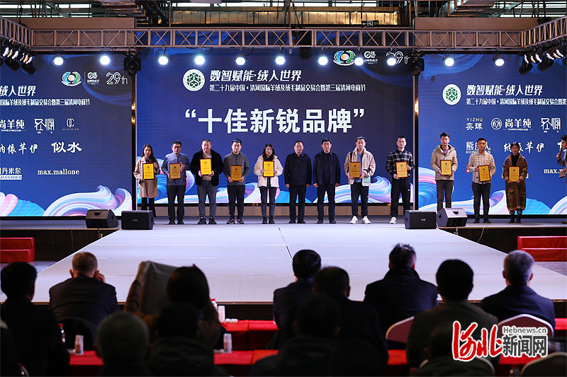 1671701985630899.jpg yr4.jpg