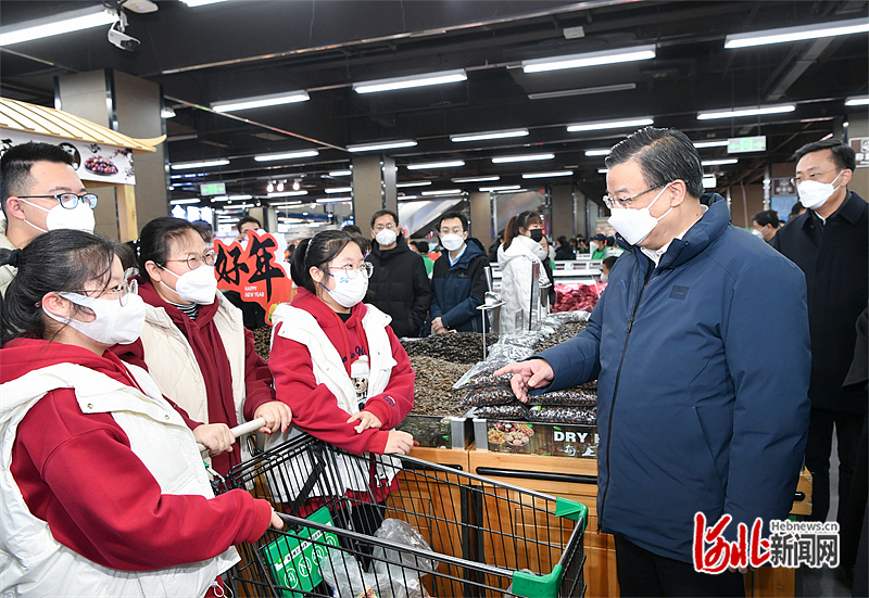 倪岳峰到保定市走访慰问4.jpg