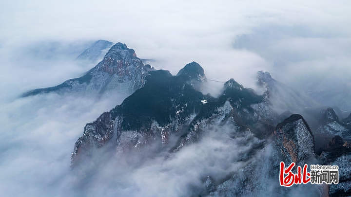 河北内丘：春雪落太行 山川美如画2.jpg