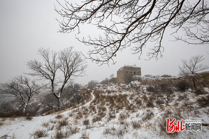 河北：长城雪景美如画1.jpg