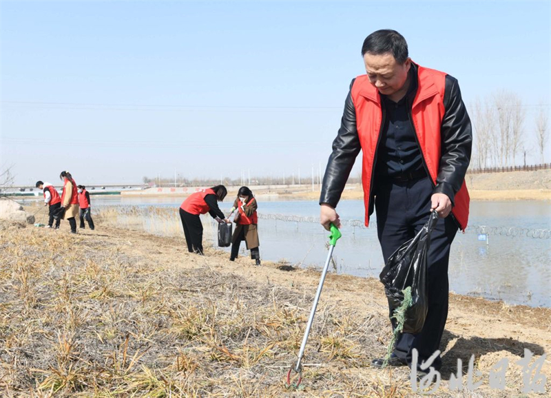 河北：学雷锋 在行动5.jpg