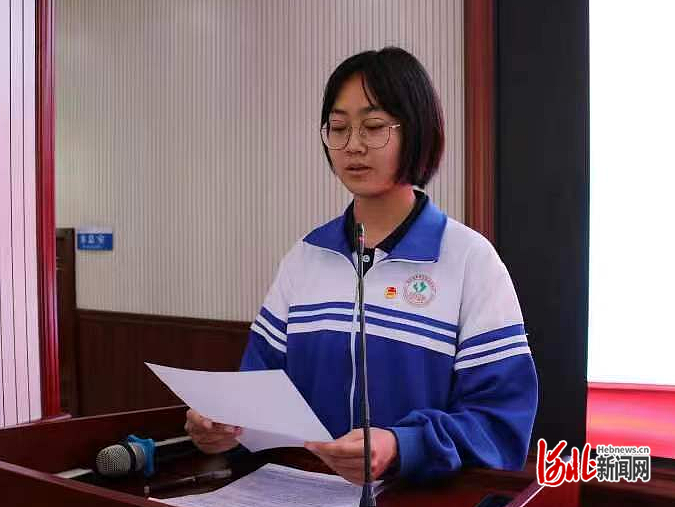 实初级验中学联合体书记于宗恒,实验初级中学党总支副书记,校长杨艳东