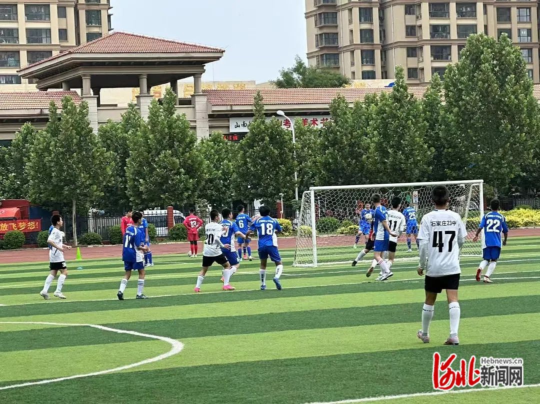 石家庄市第二十三中学足球队获足球联赛初中组冠军
