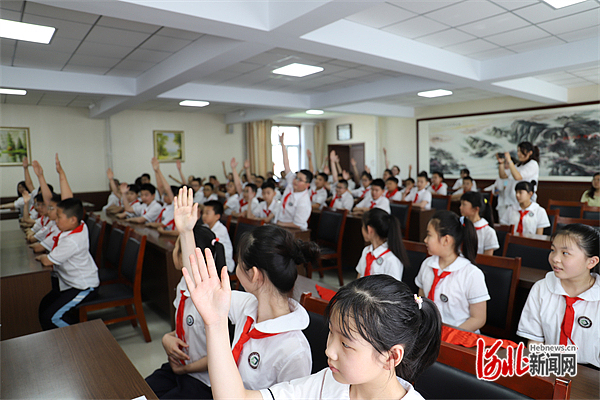 下东营小学门口图片