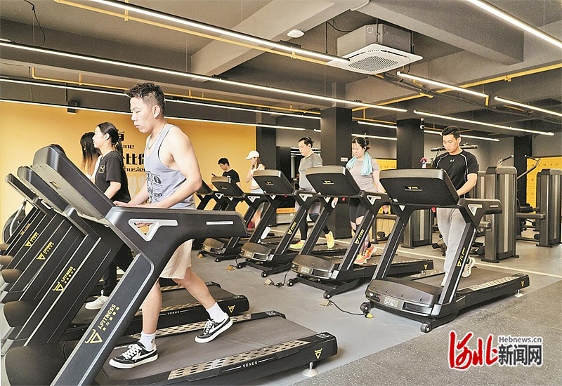 米乐M6 M6米乐新闻纵深｜高温消费点燃夏日经济(图1)