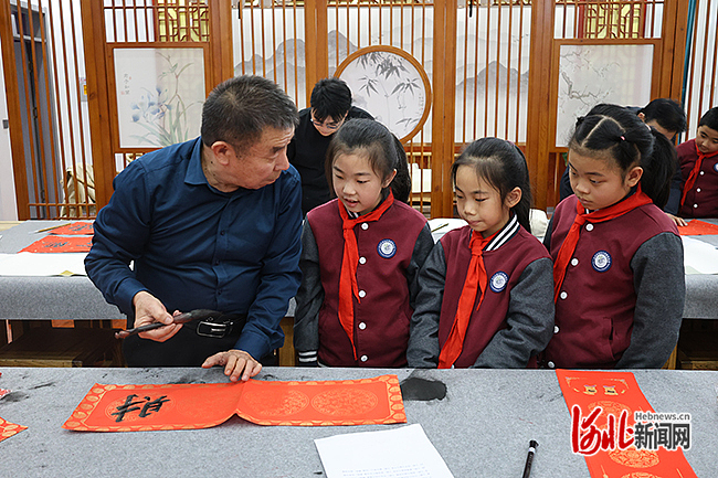 石家莊高新區第五小學教育集團舉辦書法名家進校園活動