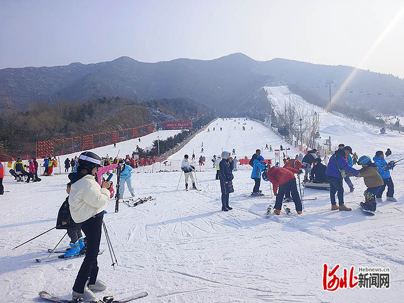 滦县岩山滑雪场图片