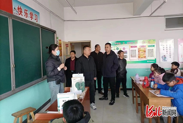 沧州盐山县教育局千童学区负责人深入各校检查开学工作