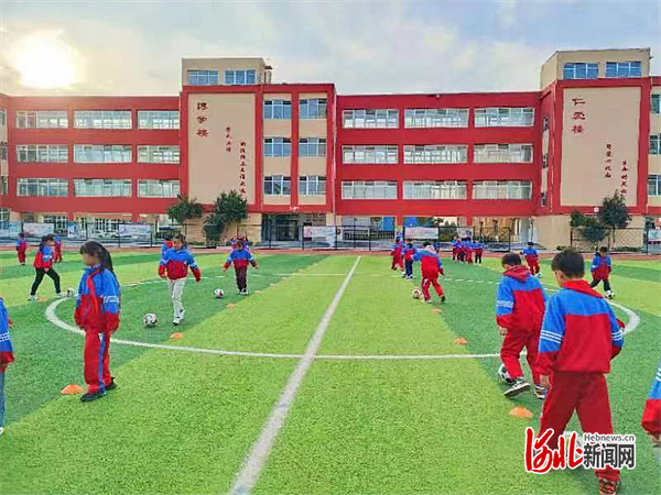 邱县第二中学附属小学在创新中探索特色化办学