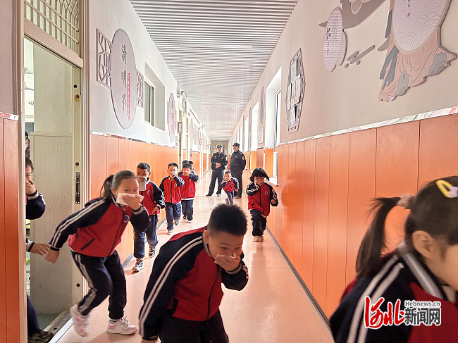 石家庄市光明路小学开展安全教育周系列活动