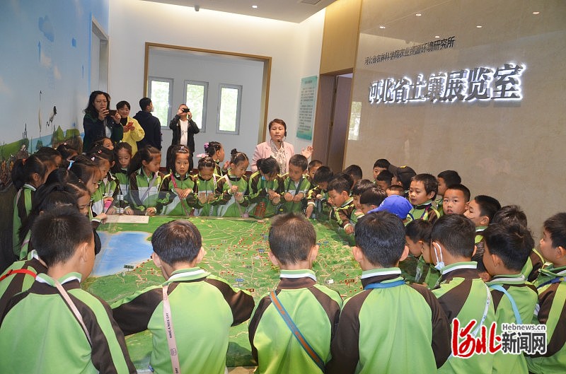石家庄市西苑小学新开路校区：开展“土壤科学与健康之旅”研学活动