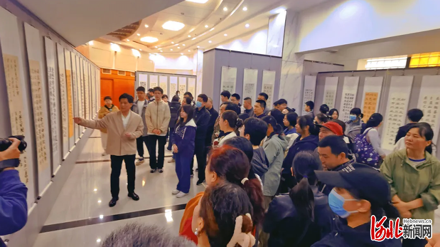 石家庄市第六中学举行书法专业生临摹汇报展