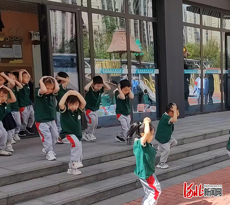 石家庄市新华区国源和天下幼儿园 开展春季学期防震疏散演练