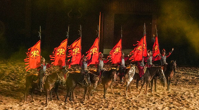 大型沉浸式夜间实景马战《岳飞·郾城大捷》正式公演!