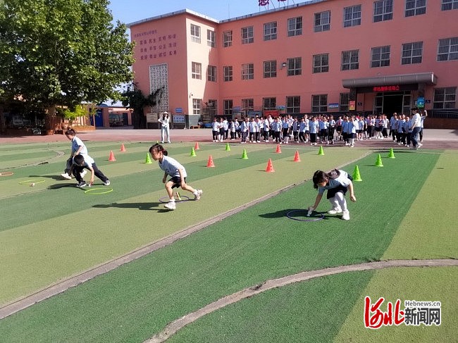 石家庄市柳辛庄小学:劳动添趣味 运动增活力