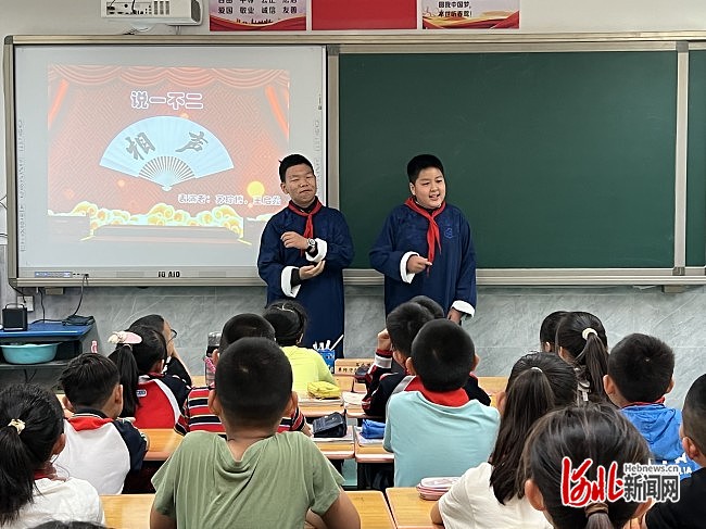 石家庄市石岗大街第二小学举行"嘉年华艺术团"巡演活动