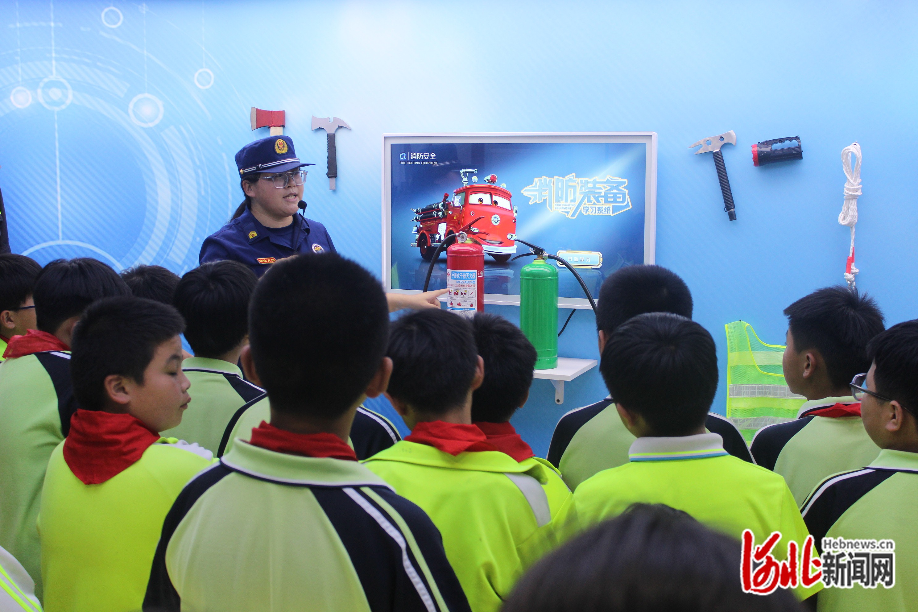 普及消防知识 保定市许庄小学学生参观白沟新城消防救援站