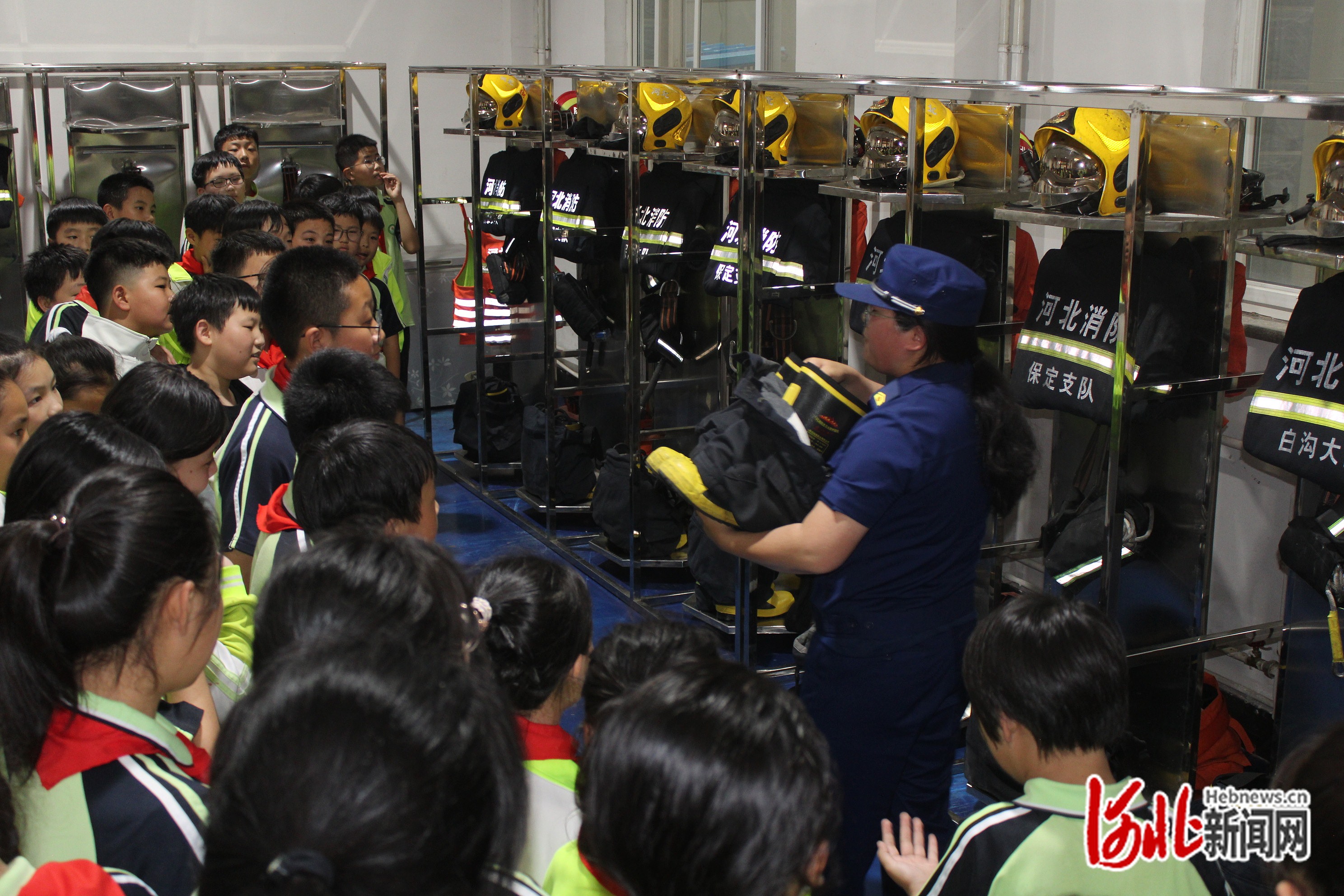 普及消防知识 保定市许庄小学学生参观白沟新城消防救援站