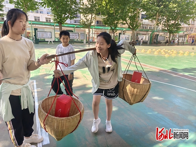石家庄市八一小学开展"快乐六一 兵娃游园会"活动