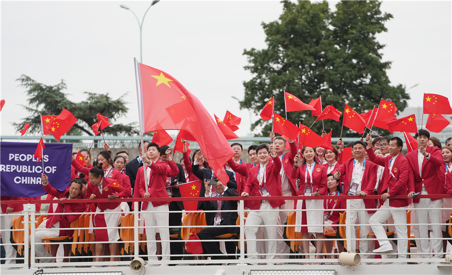 组图丨巴黎奥运会开幕式:中国红闪耀塞纳河