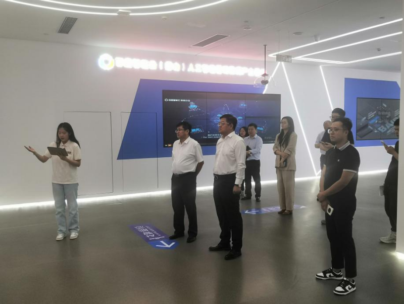 人保财险唐山市分公司赴百度智能云智能产业园开展交流活动