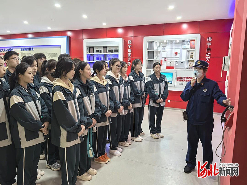 九游娱乐网站：保定市职业技术教育中心开展消防宣传月系列活动(图3)