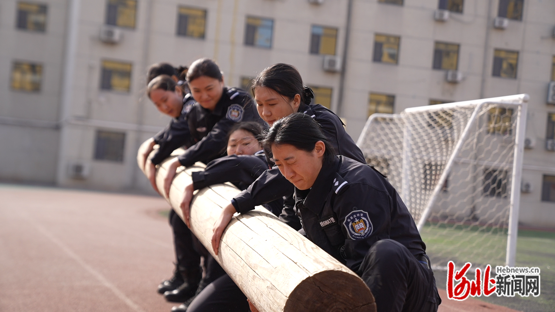 “她”很出彩警营中的铁木兰(图1)
