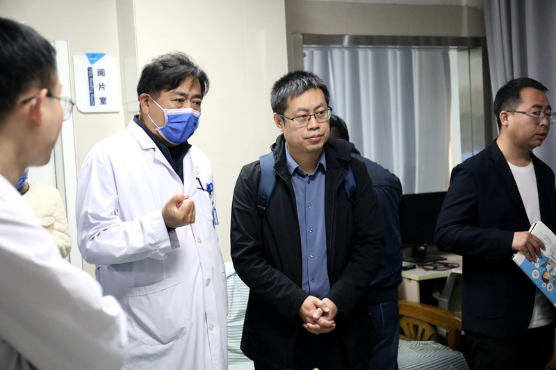 九游体育网站：河北工业大学电子信息工程学院领导到访河北省儿童医院(图3)
