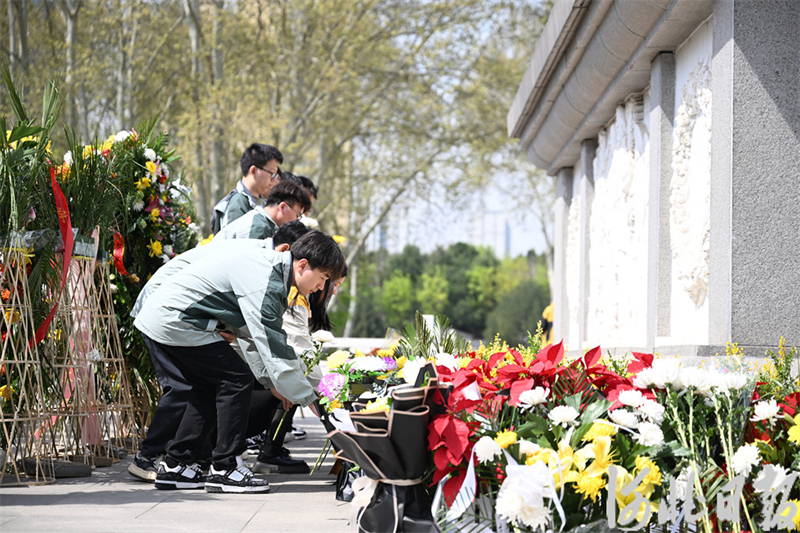 清明至 祭先烈1.jpeg