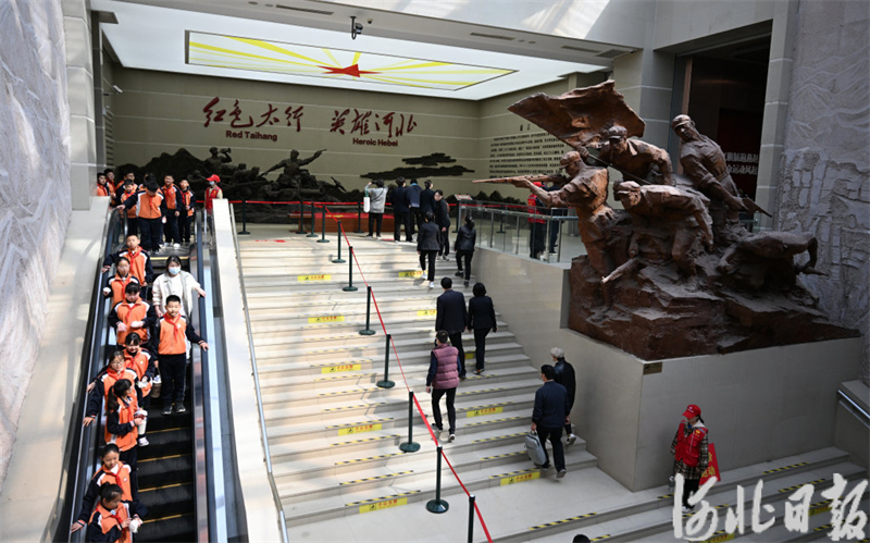 清明至 祭先烈2.jpeg