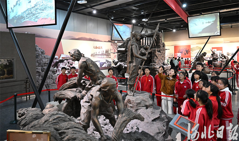 清明至 祭先烈4.jpeg