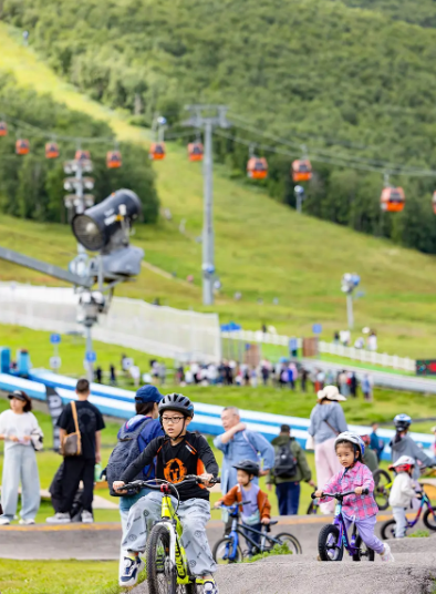 解锁18度的夏天——崇礼从“冰雪王国”到“盛夏天堂”的四季旅游之路(图1)