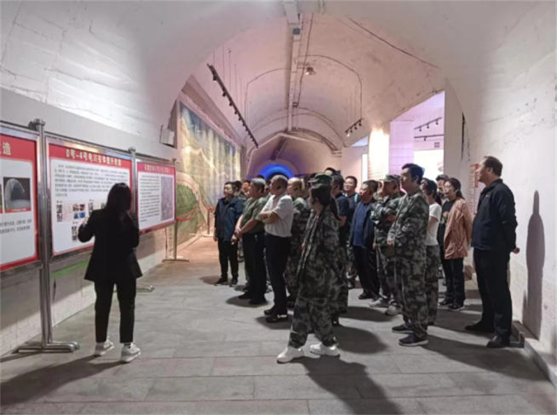 1759979515933860.jpg 2.jpg